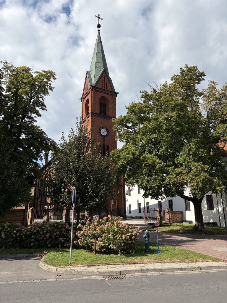 Wieża kościoła Najświętszego Serca Jezusa w Środzie Wielkopolskiej